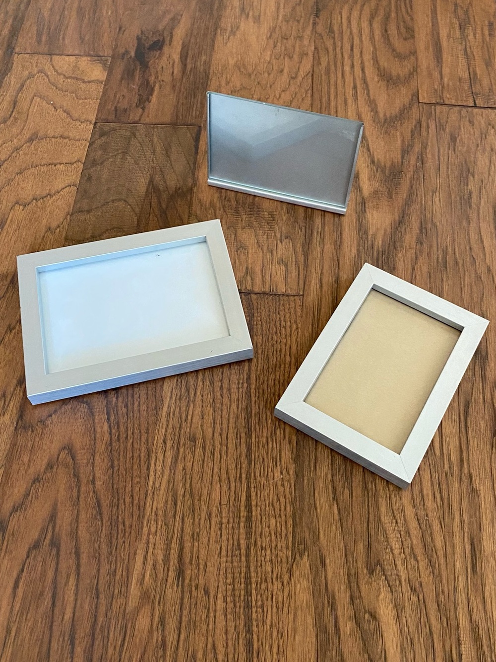 🖼️ Silver Picture Frame Set